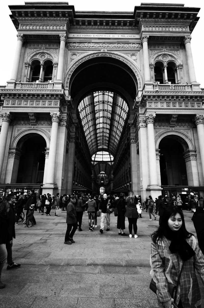 People in Milan di andrea_nicastro