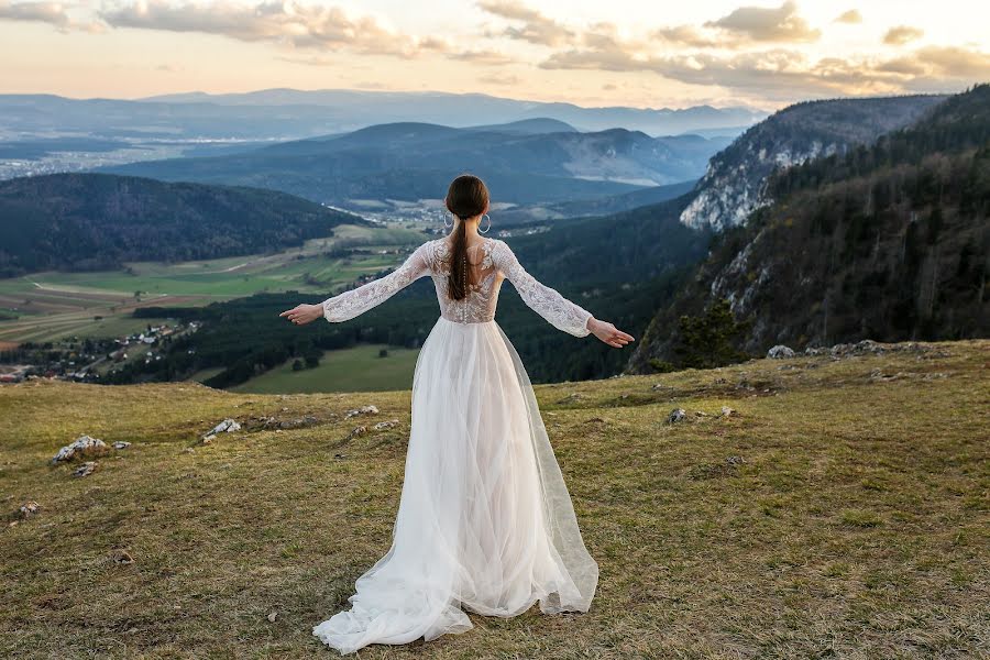 Fotograful de nuntă Valeriya Kasperova (4valerie). Fotografia din 16 martie 2022