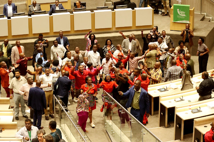 The Tshwane council became a scene of chaos as DA and EFF councillors engaged in a scuffle on Thursday.