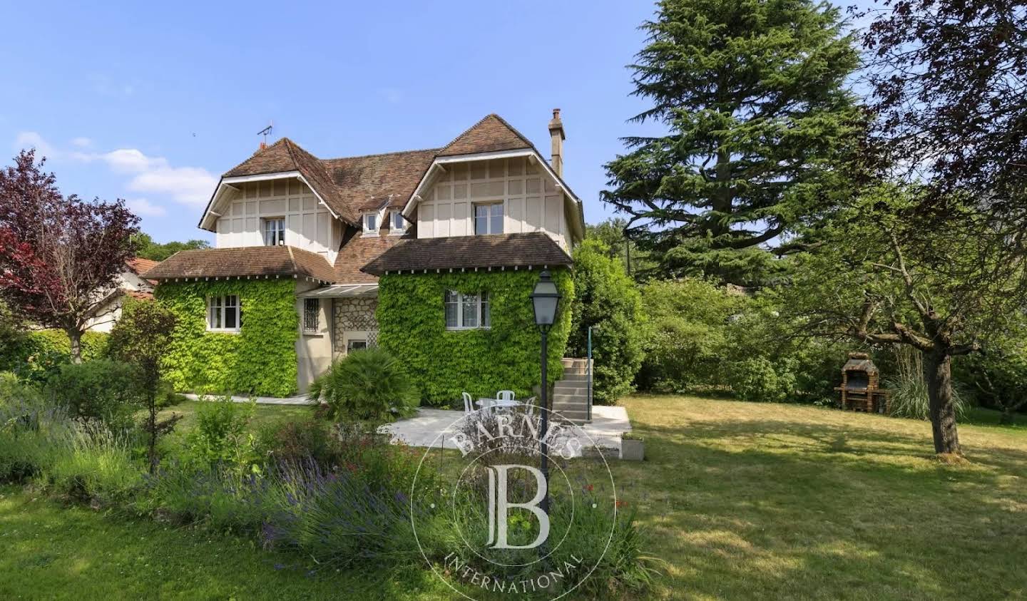 House with garden and terrace Bois-d'Arcy