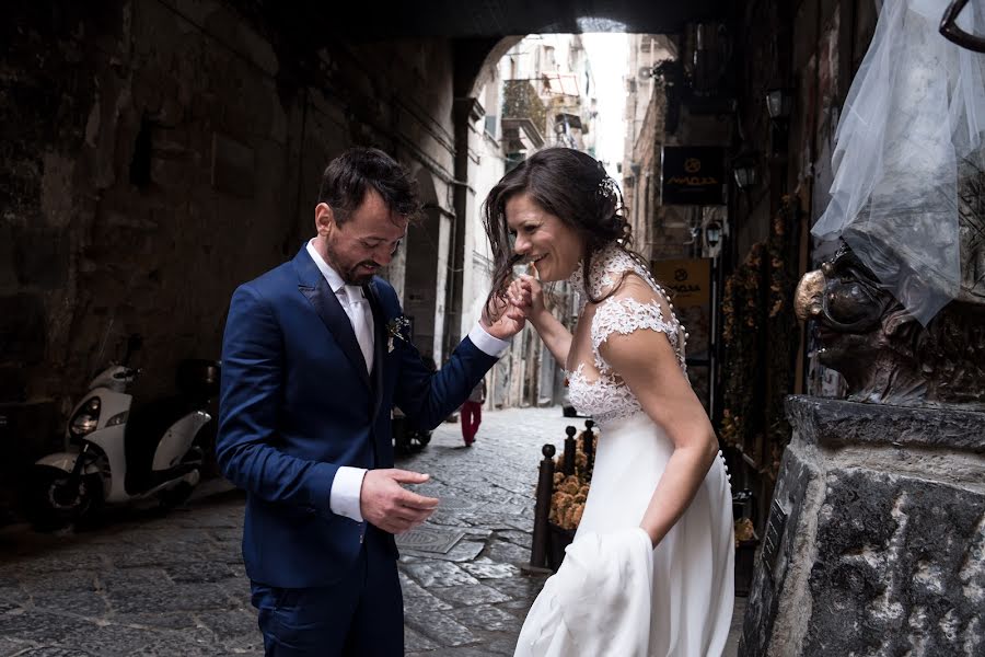 ช่างภาพงานแต่งงาน Andrea Mormile (fotomormile) ภาพเมื่อ 6 มิถุนายน 2021