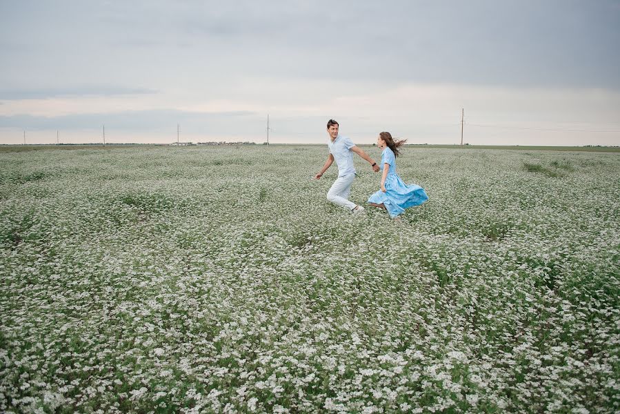 Bryllupsfotograf Sveta Sukhoverkhova (svetasu). Bilde av 18 juli 2020