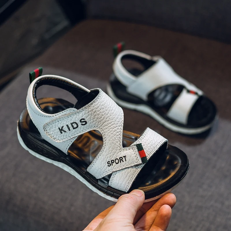 Sandalias de cuero para niño, suaves y antideslizantes. Calzado casual para niños con suela blanda. Perfectas para el verano.