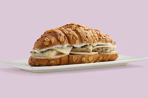 Eggwhite, Chicken, Ham In Multigrain Croissant