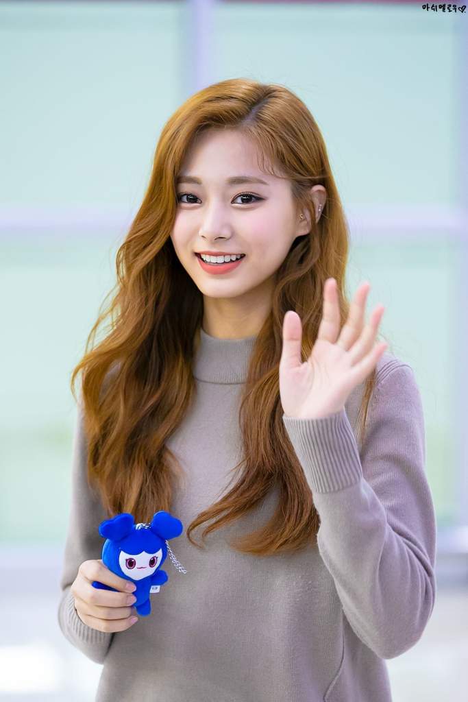 tzuyu bouclé 19