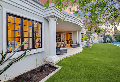 Maison avec piscine et jardin 3