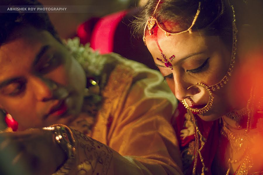 Fotógrafo de casamento Abhishek Roy (abhibcrec). Foto de 11 de setembro 2018