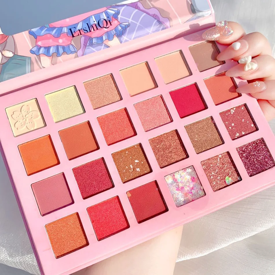 Palette ombretti Favorite Girl 24 colori Glitter Sequins. Crea look scintillanti con questa palette versatile e pigmentata.