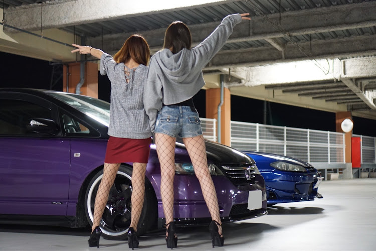 オデッセイのランエボ・s15シルビア・立駐は盛れる・秘密の夜会・キャンギャル考案委員会に関するカスタム事例の投稿画像1枚目