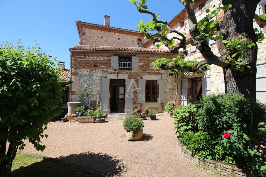 Vente maison 12 pièces 258 m² à Saint-Nicolas-de-la-Grave (82210), 260 000 €