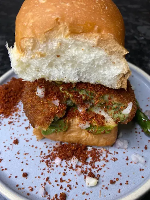 Makkai Palak Vada Pav