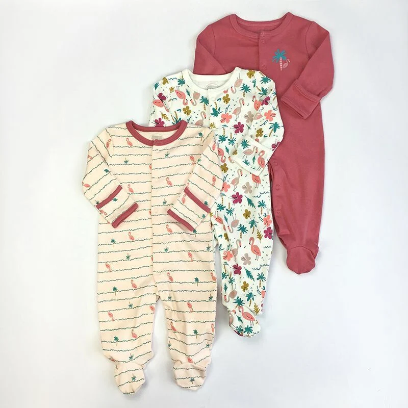 Title 16, Driedelige babycadeauset, rompertje met voetjes...