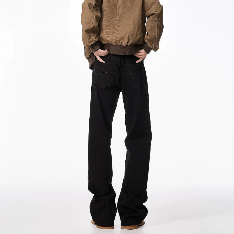 High Street Loose Pu Shuai Micro-Pull Straight Pants. Comfortable straight pants for a relaxed, modern look. Ideal for e