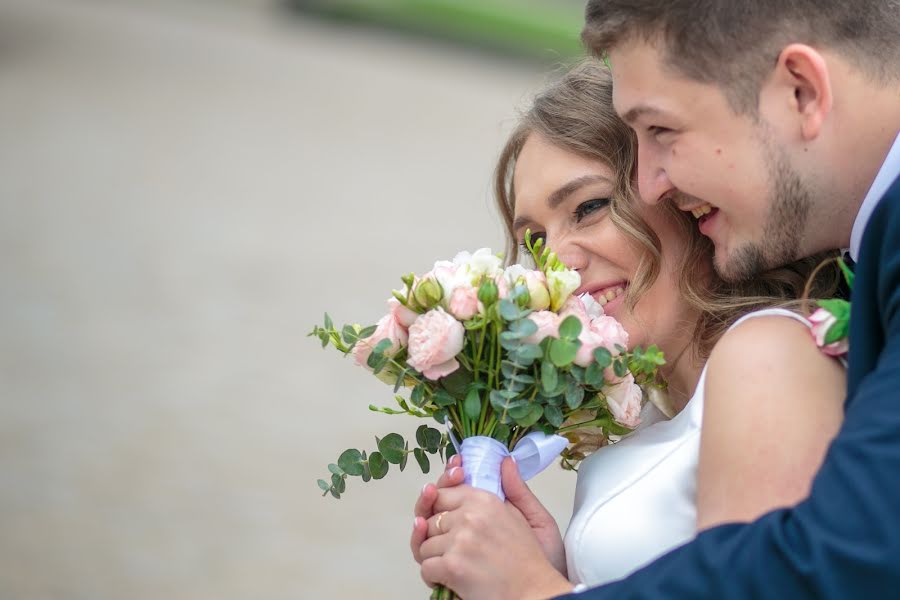 Fotógrafo de casamento Rinat Yamaliev (yarinat). Foto de 13 de julho 2017