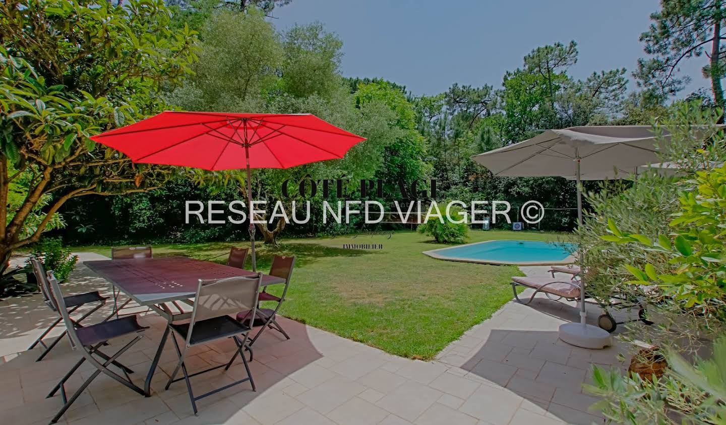 Maison avec piscine et terrasse Meschers-sur-Gironde