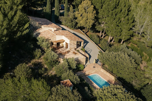House with pool and garden 2