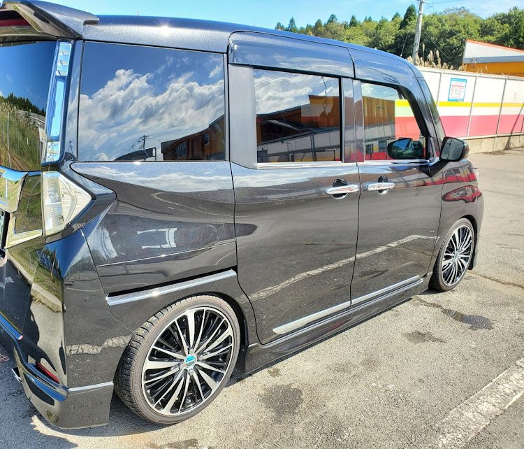 ルーミーカスタムのみんなのボディカラー・みんなでつくろうホイール図鑑・洗車・ピックアップ一度でも載ってみたいに関するカスタム事例の投稿画像2枚目