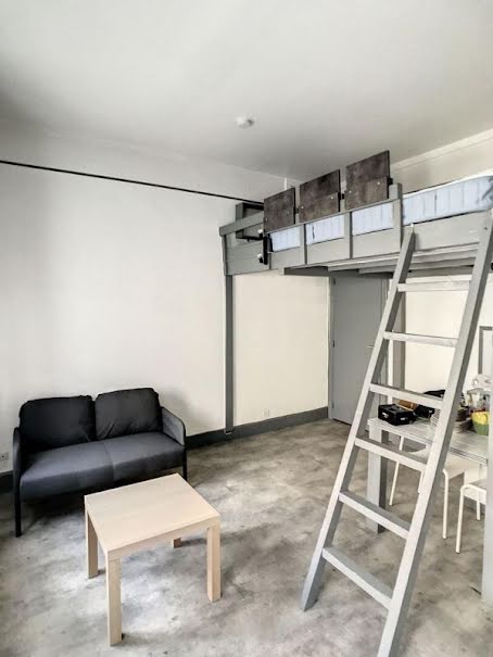 Location meublée appartement 1 pièce 19 m² à Lille (59000), 479 €