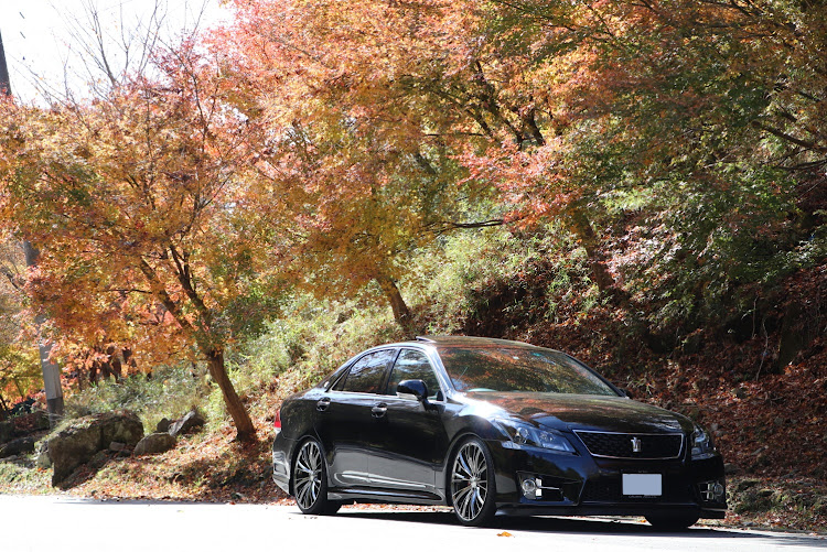 クラウンアスリートのJun Style・徘徊の帝王・紅葉・初心者一眼レフ・CarTuneberに関するカスタム事例の投稿画像3枚目