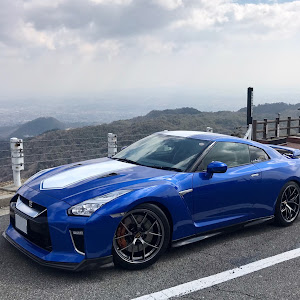 NISSAN GT-R