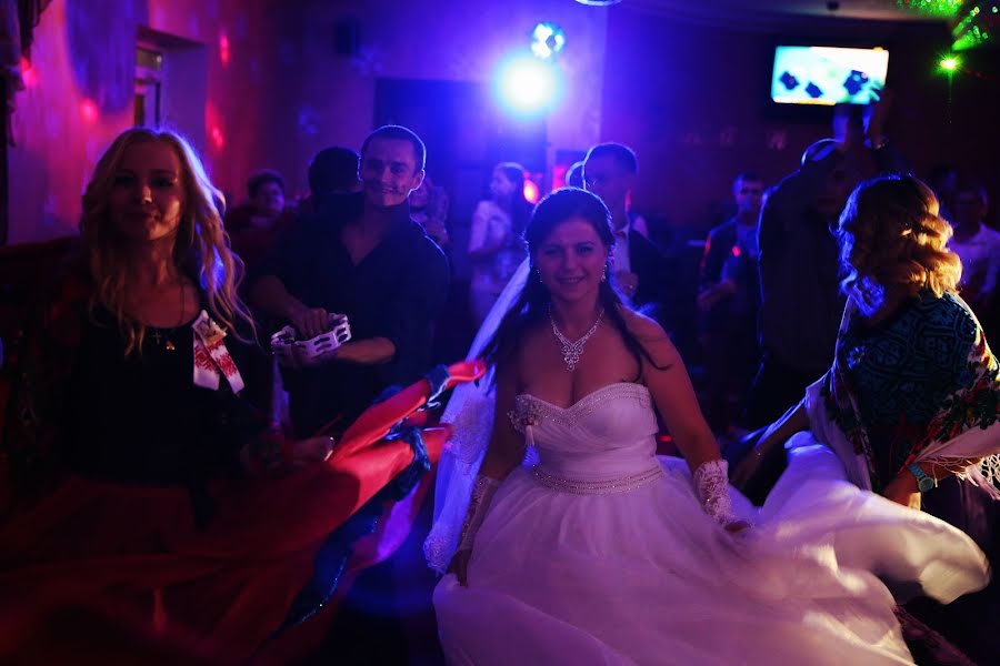 Fotógrafo de casamento Denis Sitovskiy (as6x6). Foto de 17 de novembro 2014