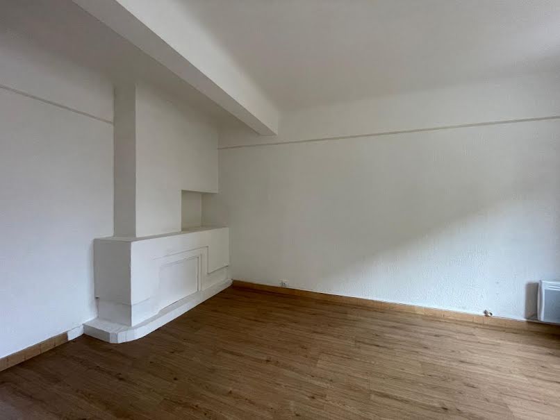 Location  appartement 2 pièces 53 m² à Toulon (83000), 568 €