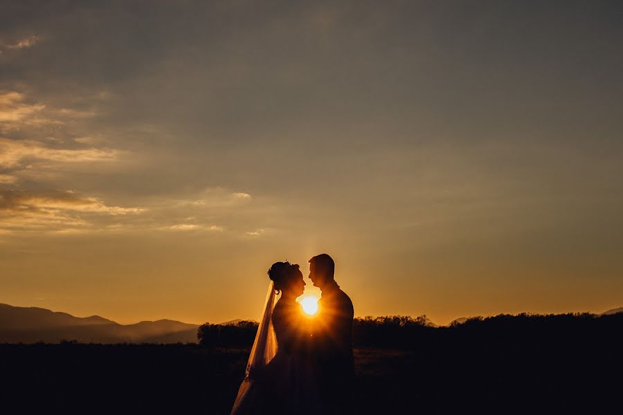 Photographe de mariage Yuriy Khimishinec (mofh). Photo du 11 décembre 2017