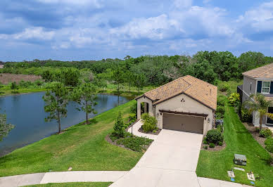 House with pool 8