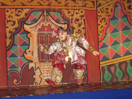 aung puppet show nyaungshwe