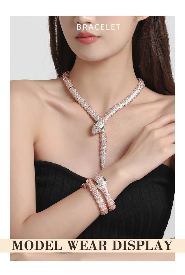 Bracelet serpent vintage yeux verts diamants complets platine plaqué zircon. Un bijou de luxe pour un style audacieux et intemporel.