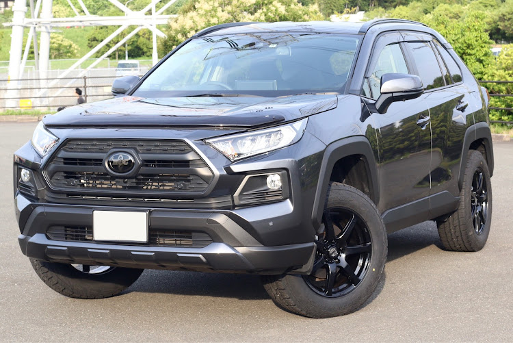 RAV4のリフトアップ・ACCイージーアップ・GRANDTREK AT5・ＲＡＶ4・255/60/18に関するカスタム事例の投稿画像3枚目