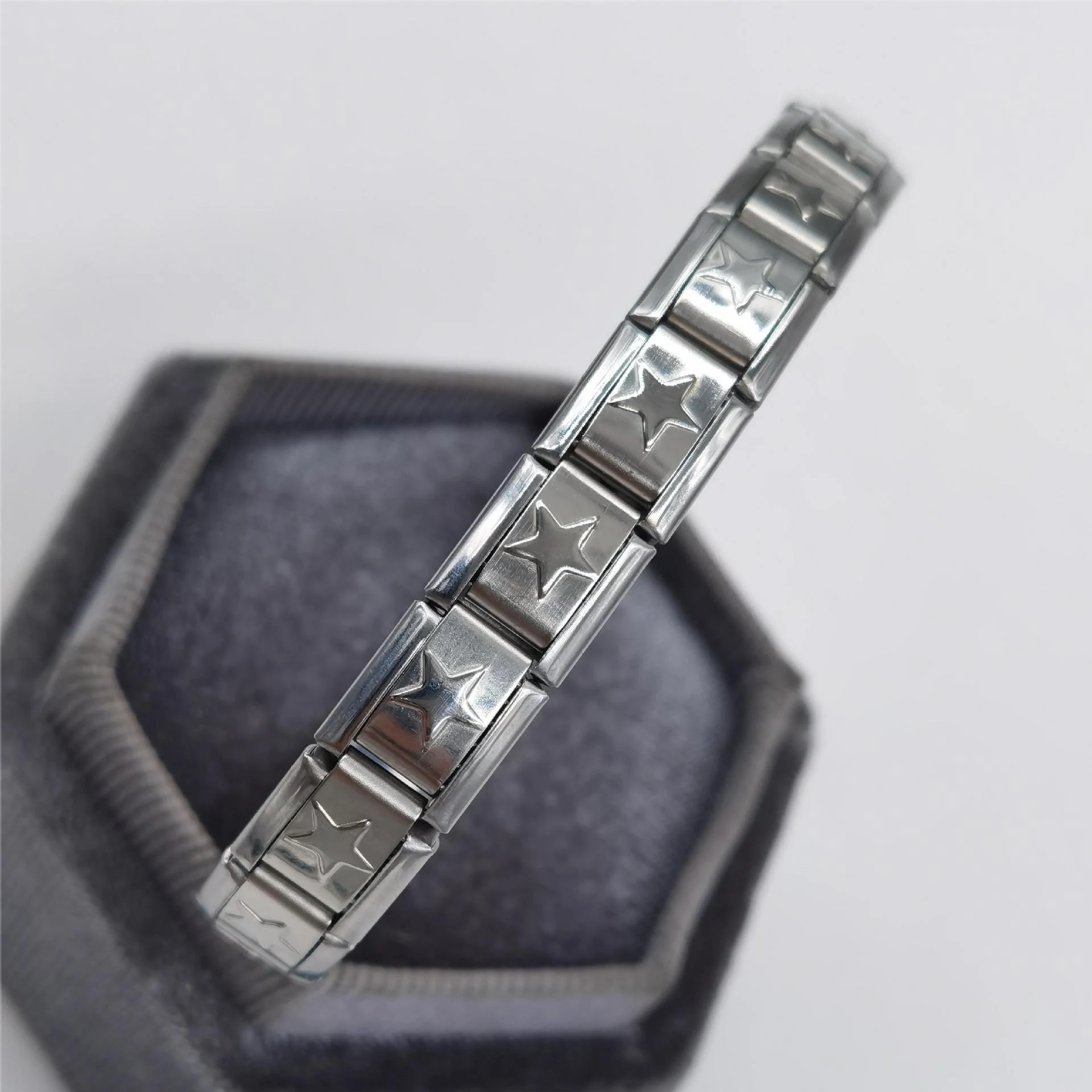 Title 5, Bracelet en acier inoxydable étoile à cinq bran...