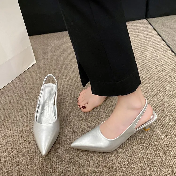 Ženske štikle sa špicastim vrhom, srednjom štiklom i elastičnim rukavom. Elegantne i udobne za svaku priliku.