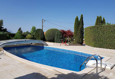 Villa with pool 3