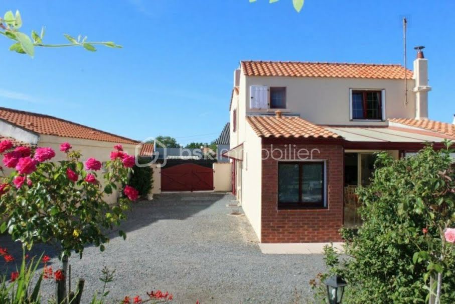 Vente maison 5 pièces 130 m² à Falleron (85670), 228 000 €