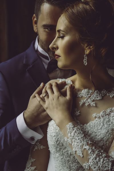 婚禮攝影師Razvan Velev（artheart）。2017 6月8日的照片