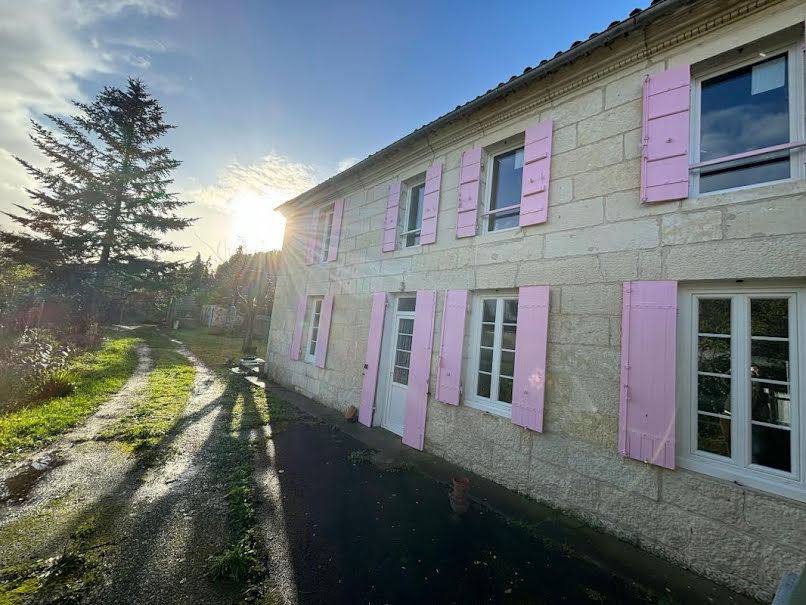 Vente maison 4 pièces 235 m² à Les Gonds (17100), 265 000 €