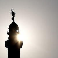 Vittoria alata sul Faro della Vittoria  di 