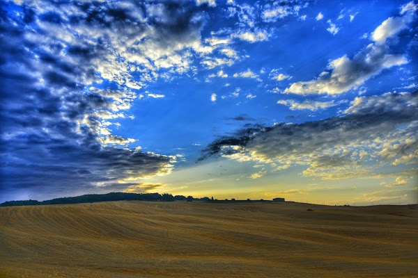 Earth and Sky di massimobarbaglj