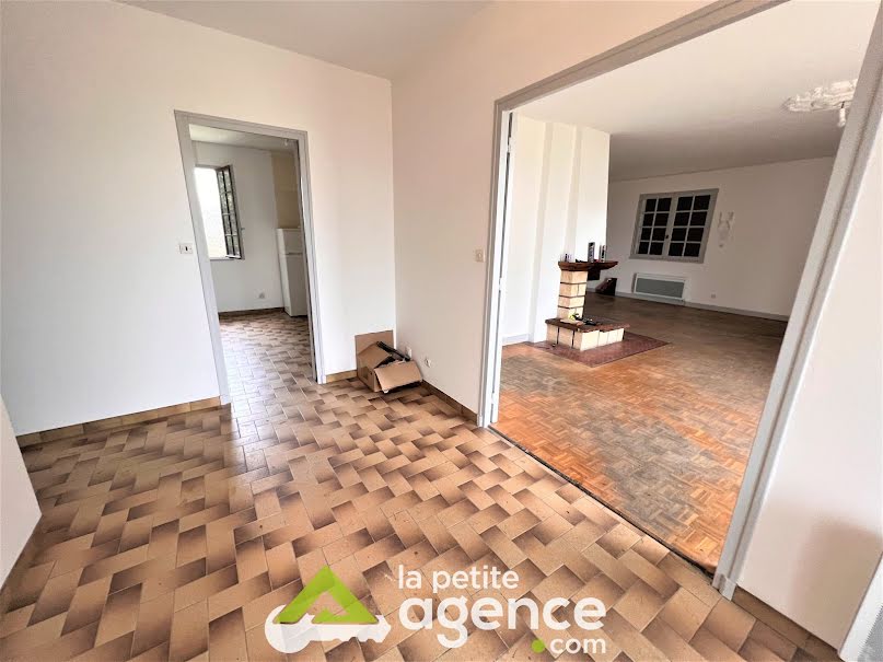 Vente maison 4 pièces 143 m² à Bourges (18000), 138 000 €