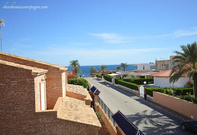 Villa with pool and terrace 9