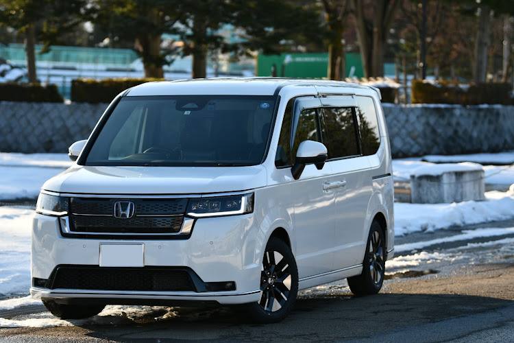 ステップワゴンの乗り換え・青森県ユーザー・ステップワゴンRP・愛車のお尻はこんな感じに関するカスタム事例の投稿画像7枚目