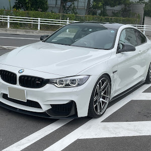 M4 クーペ F82