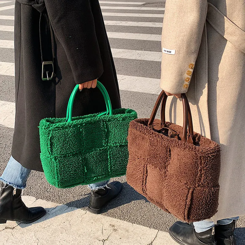 Title 7, Damen Tasche im Western-Stil mit Plüsch-Karomus...
