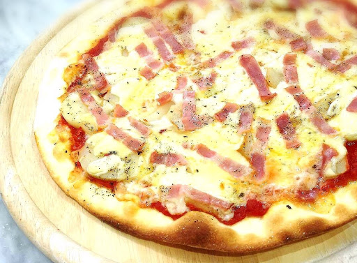 ポテトとベーコンのピッツァ