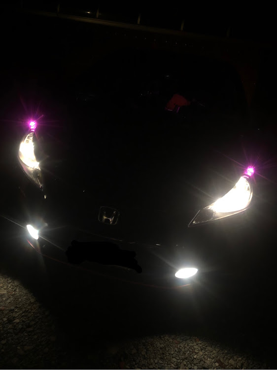 フィットのアイライン・愛車撮影・夜間撮影に関するカスタム事例の投稿画像1枚目