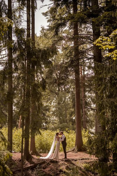 Wedding photographer Anna Miśtak (blackbearsfilms). Photo of 27 May 2022