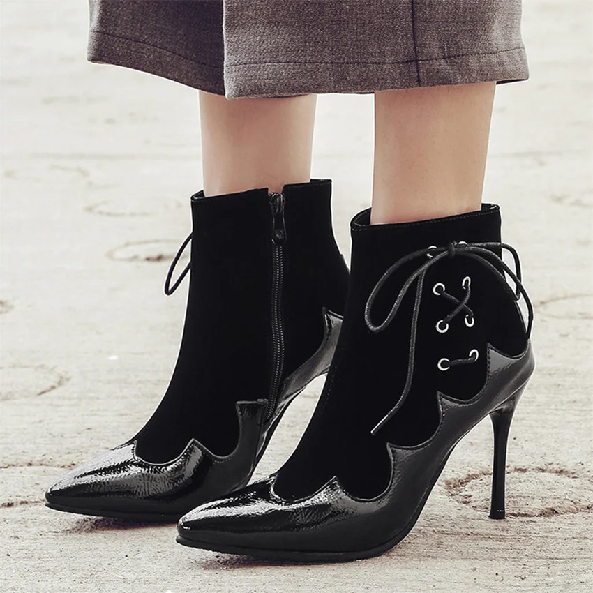 Bottines de mariée sexy à talons aiguilles pour femmes, chaussures basses pour un look élégant et sensuel le jour du mariage.