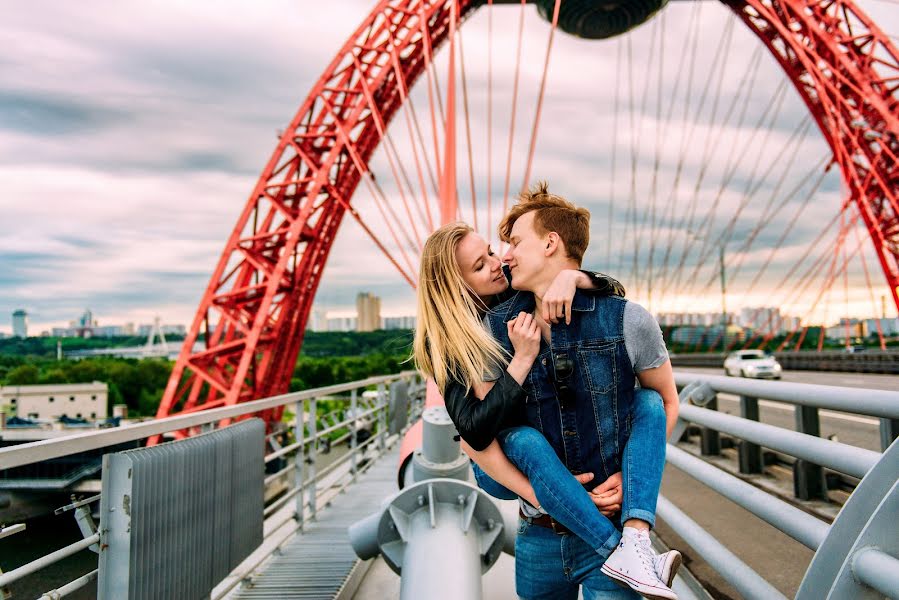 Wedding photographer Maksim Solovev (wedliveview). Photo of 19 June 2016