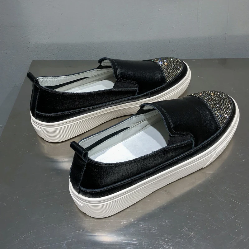 Title 3, Ženske kožne bele slip-on platforme, savršeno s...